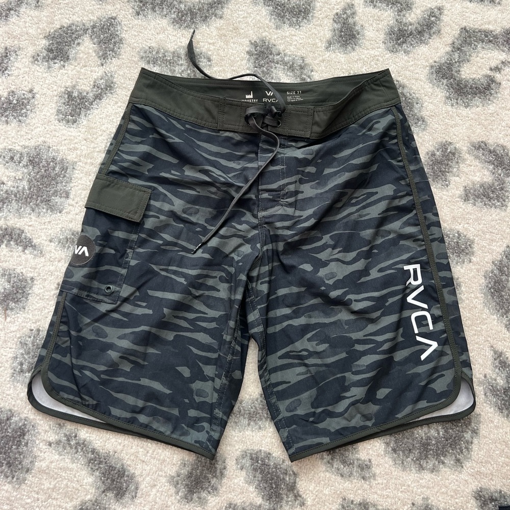 RVCA Camo Boardshort NWOT - 31” waist